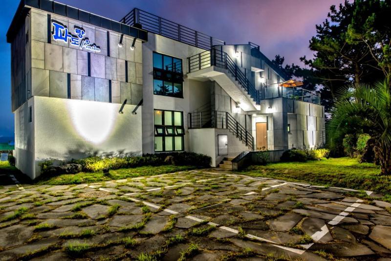 Sea And Wave Guest House Seogwipo Exterior foto